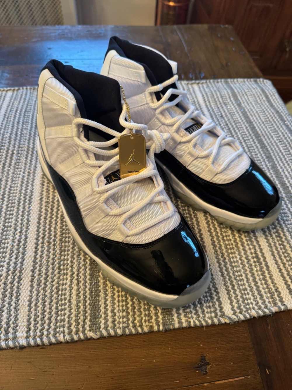 Jordan Retro High-Top Sneakers - White/Black